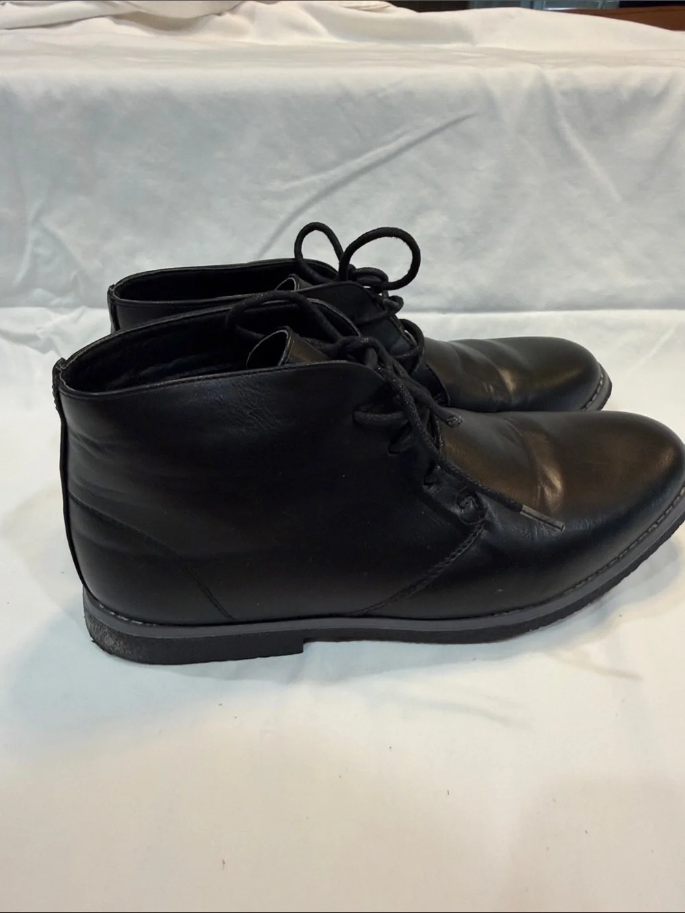 London Fog Men's Black Leather Chukka Boots - Lace-Up